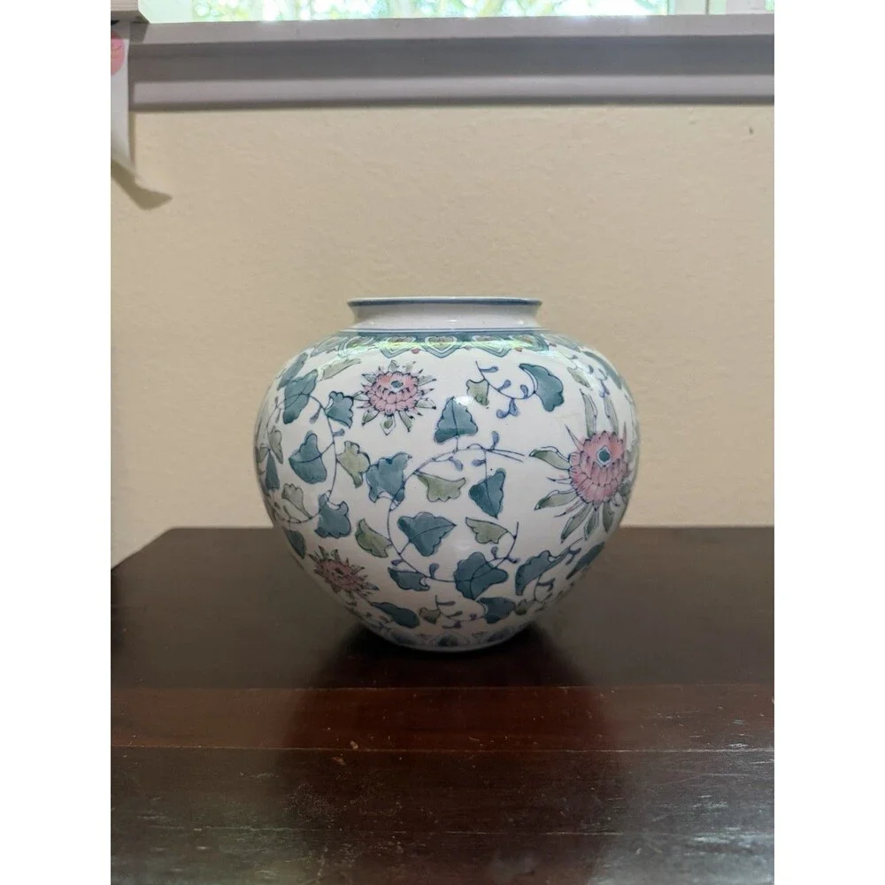 Vintage Chinese Porcelain Planter Pot Vase 8 Inch Flower Design